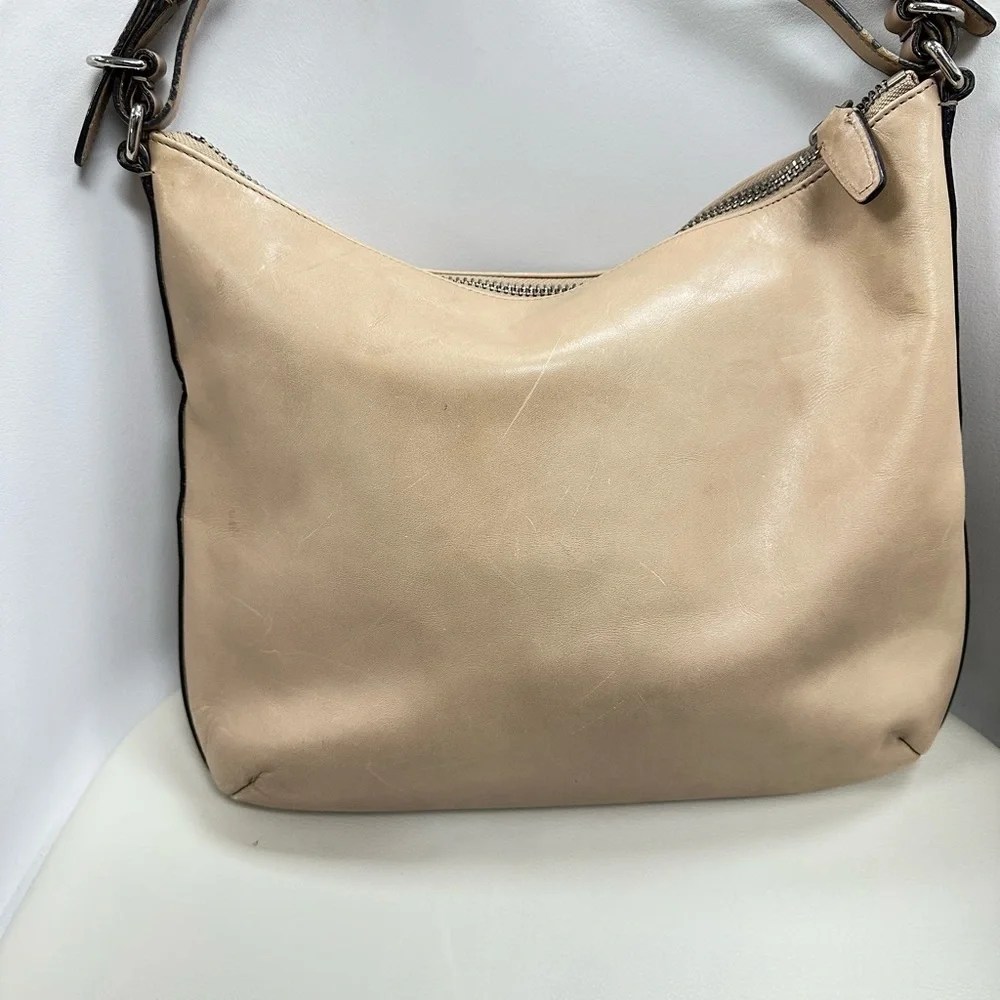 Coach Courtenay 22381 Camel Beige Leather Hobo Shoulder Bag Turnlock Pocket